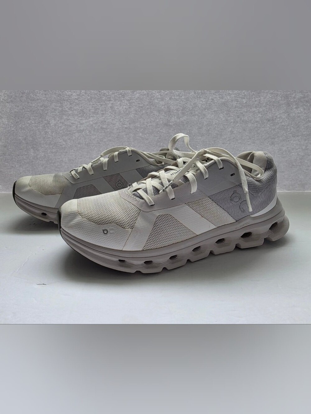 On Cloudrunner Women White/Frost Running Shoes Mesh Sneakers Athletic Sz 9 FLAW!